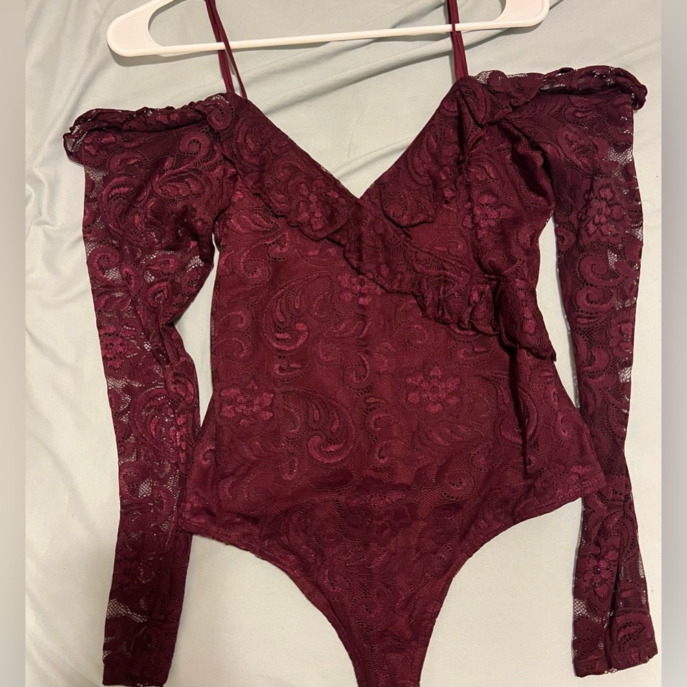 GUESS off the shoulder bodysuit